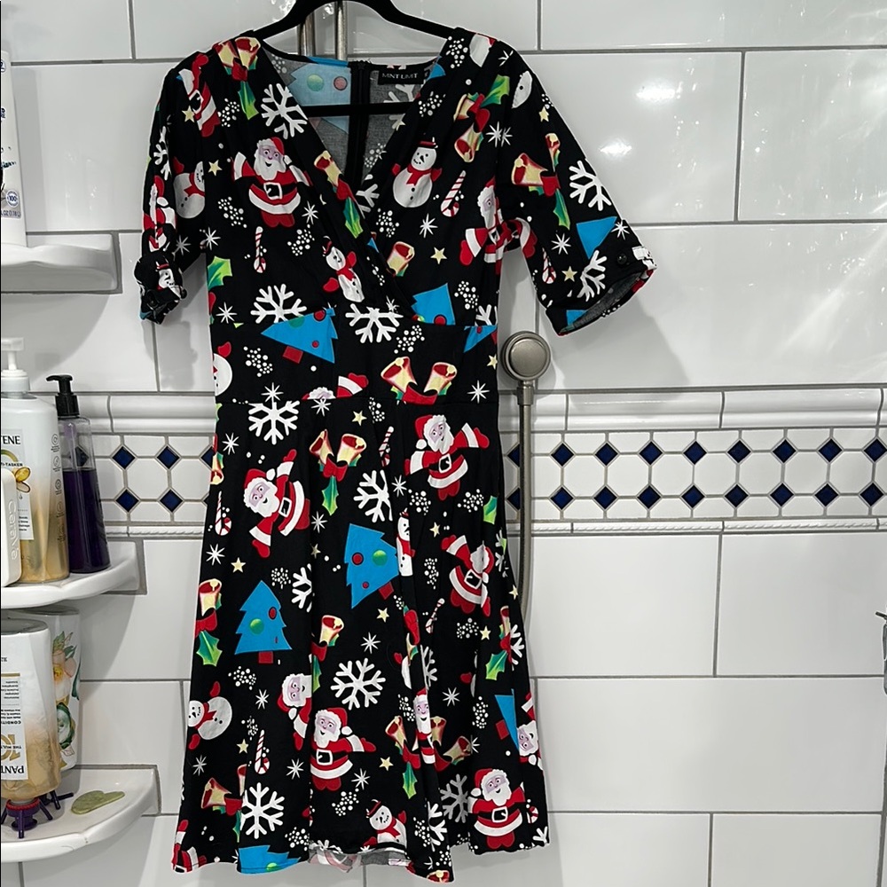 Mint Limit Festive Black Holiday Dress with Santa Print